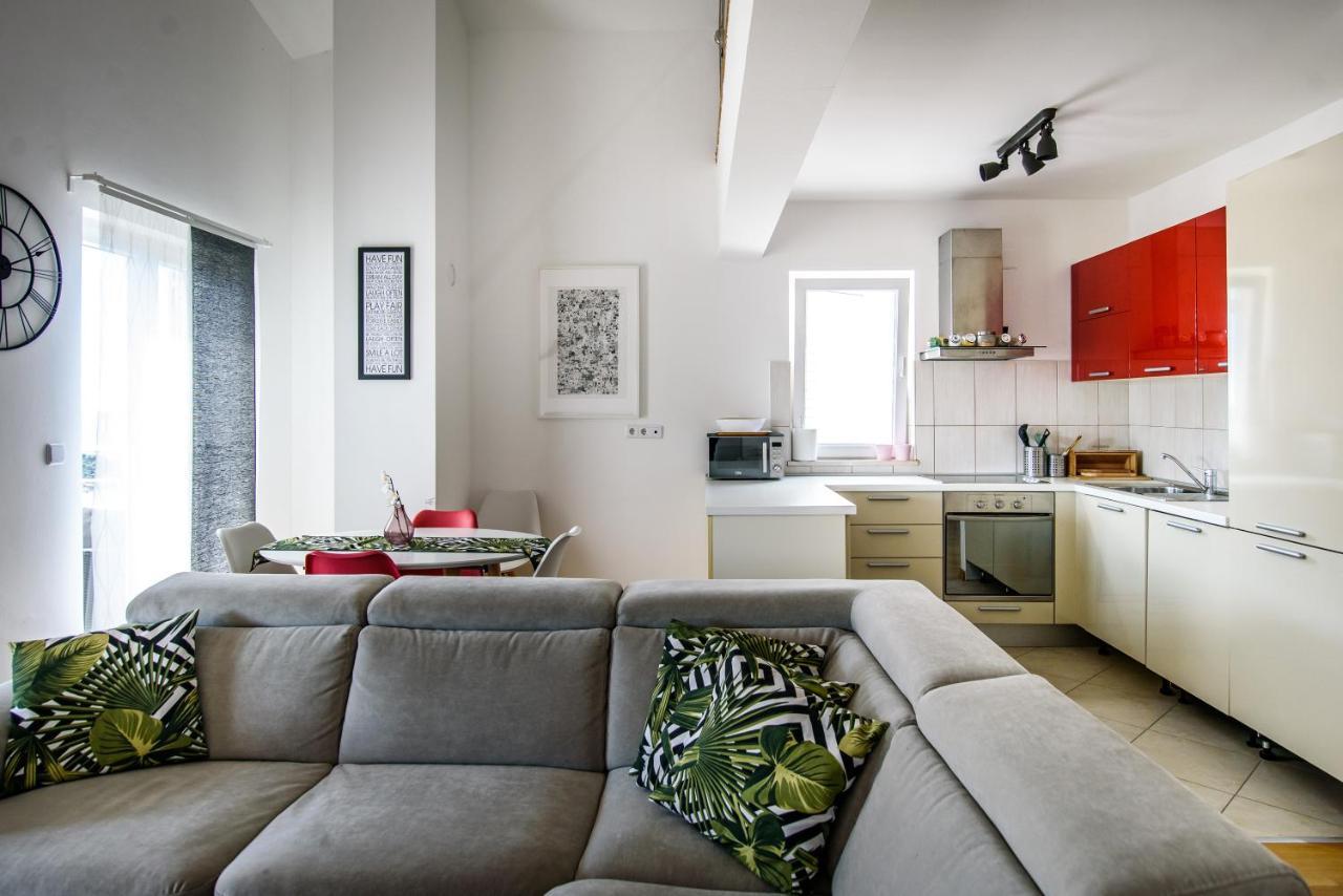 Summer Night Apartment By Duhomes ดูบรอฟนิก ภายนอก รูปภาพ